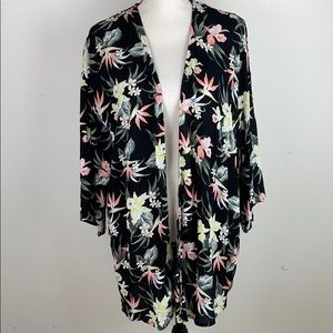 ⭐️💰Divided H&M floral short sleeve open kimono sm